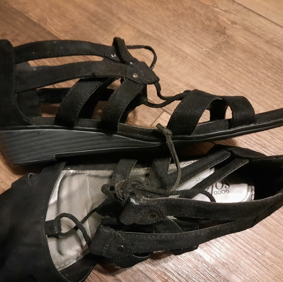 Good soles by Catherines gladator sandels black zip up back size 10w fit like 12 - Picture 3 of 3